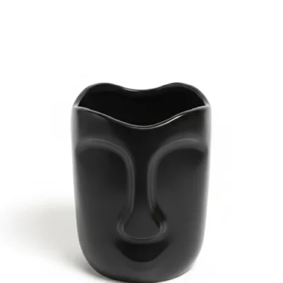 Waste receptable