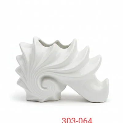 Ceramic conch shell